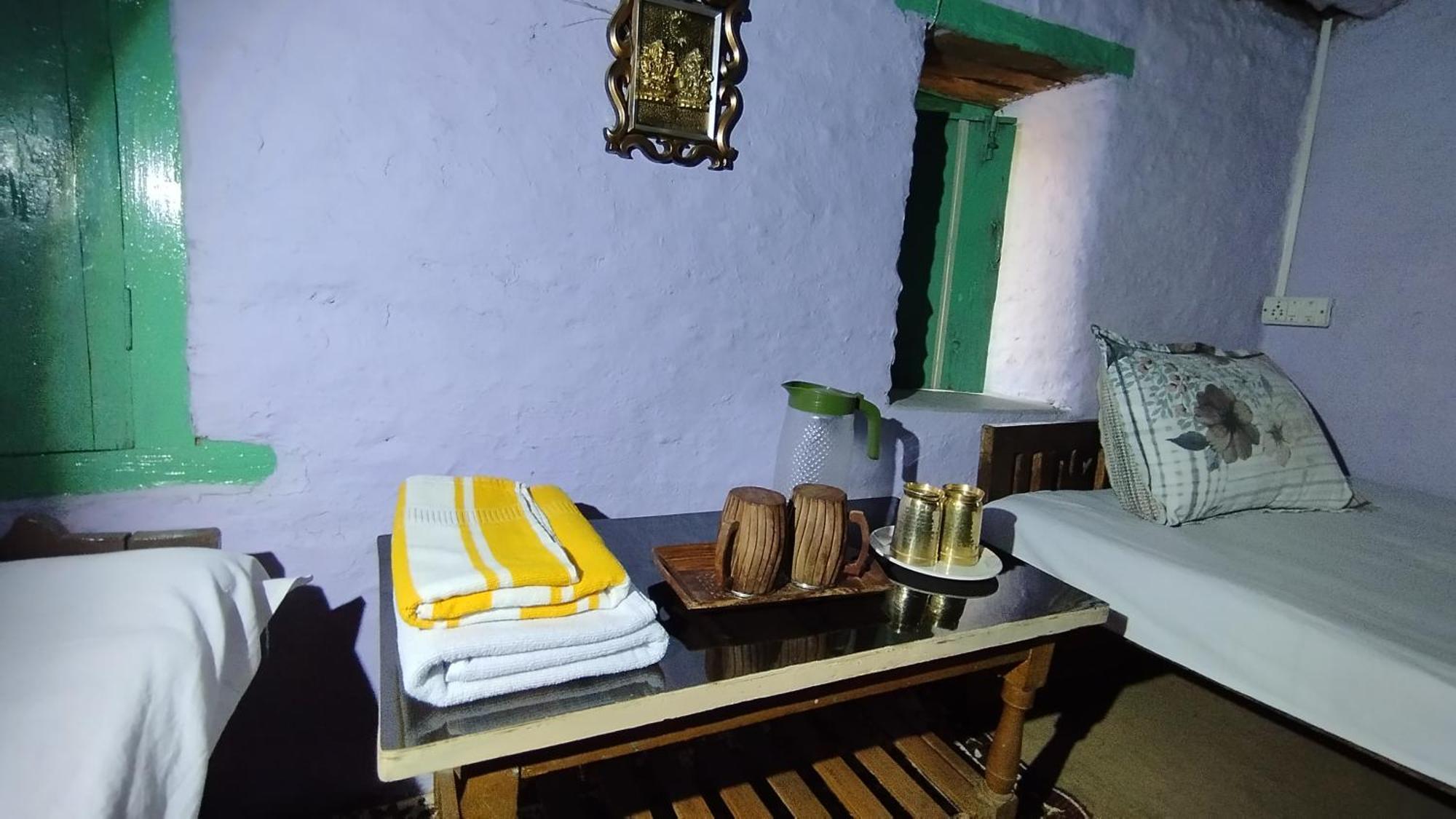 Dwarahat Village Farmstay- Babaji'S Cave Rum bild